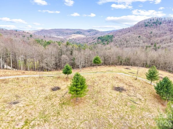 527 North Robinson Creek Road , Glenville, NC 28736