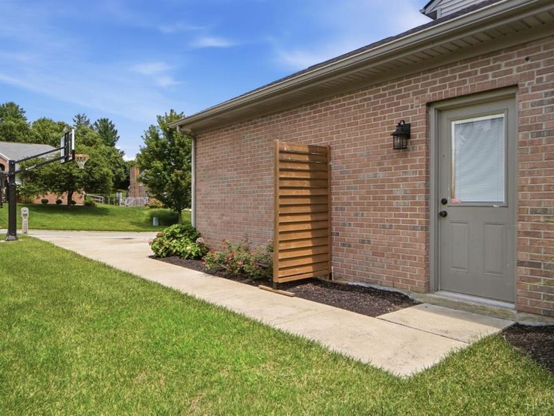 8407 Lakevalley Drive, Colerain Township, OH 45247 Photo 30