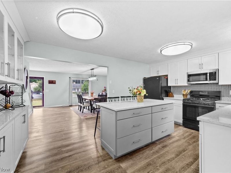 7695 Bar Harbour Lane , Mentor, OH 44060 Photo 7