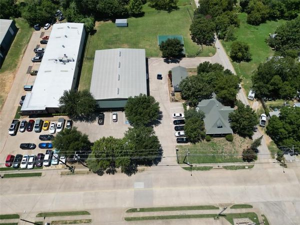 729 N Cowan Avenue , Lewisville, TX 75057