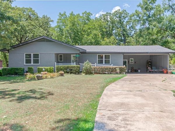 1207 Lakeside Drive , Grand Saline, TX 75140