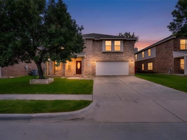 653 Condor Trail, Saginaw, TX 76131