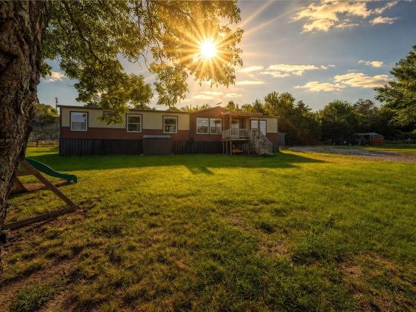 320 Valley Lake Court, Springtown, TX 76082