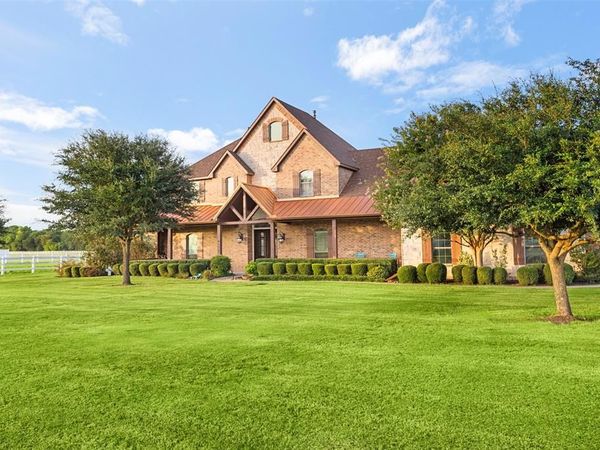 170 Steel Dust Drive, Red Oak, TX 75154