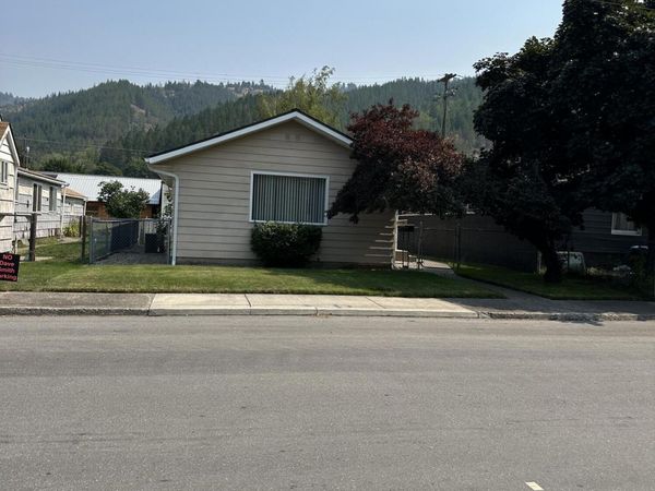 104 W Riverside AVE W, Kellogg, ID 83837