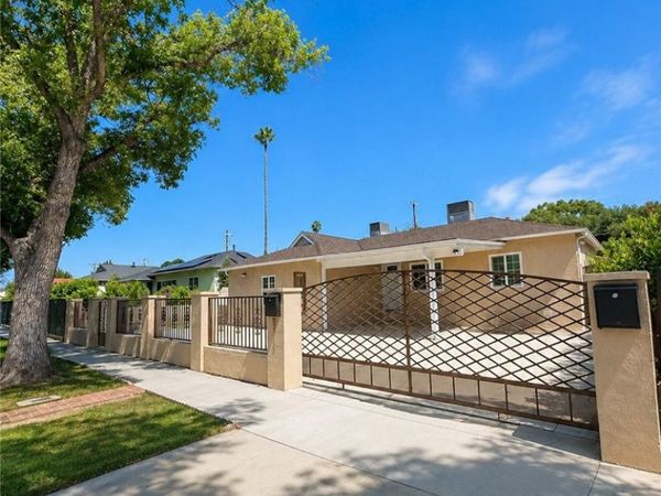 7918 Hazeltine Avenue, Panorama City, CA 91402