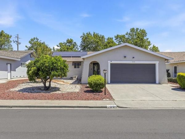 164 Carlsbad Circle, Vacaville, CA 95687