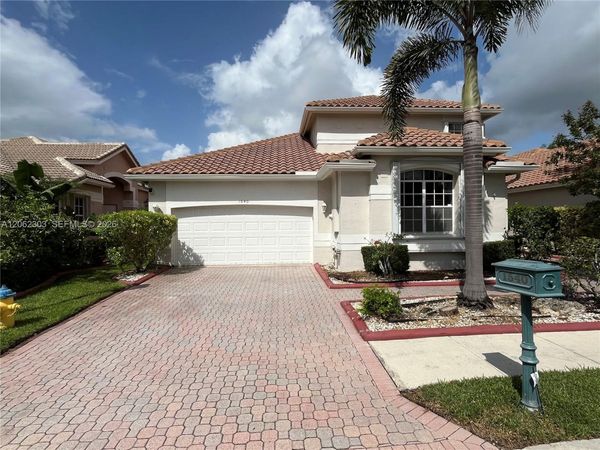 1540 W Lacosta Dr W , Pembroke Pines, FL 33027