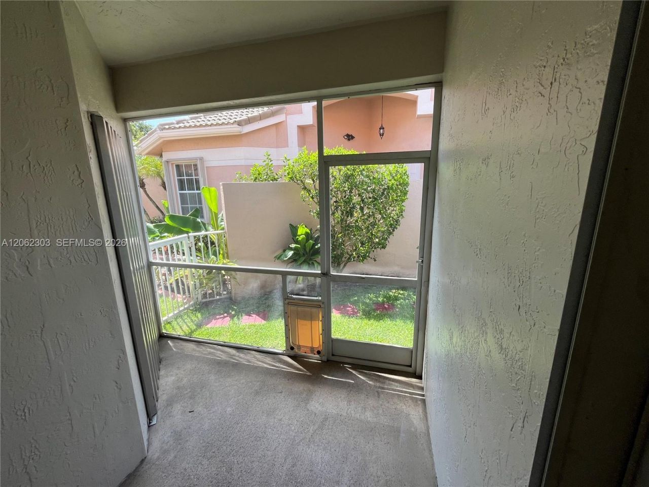 1540 W Lacosta Dr W, Pembroke Pines, FL 33027 Photo