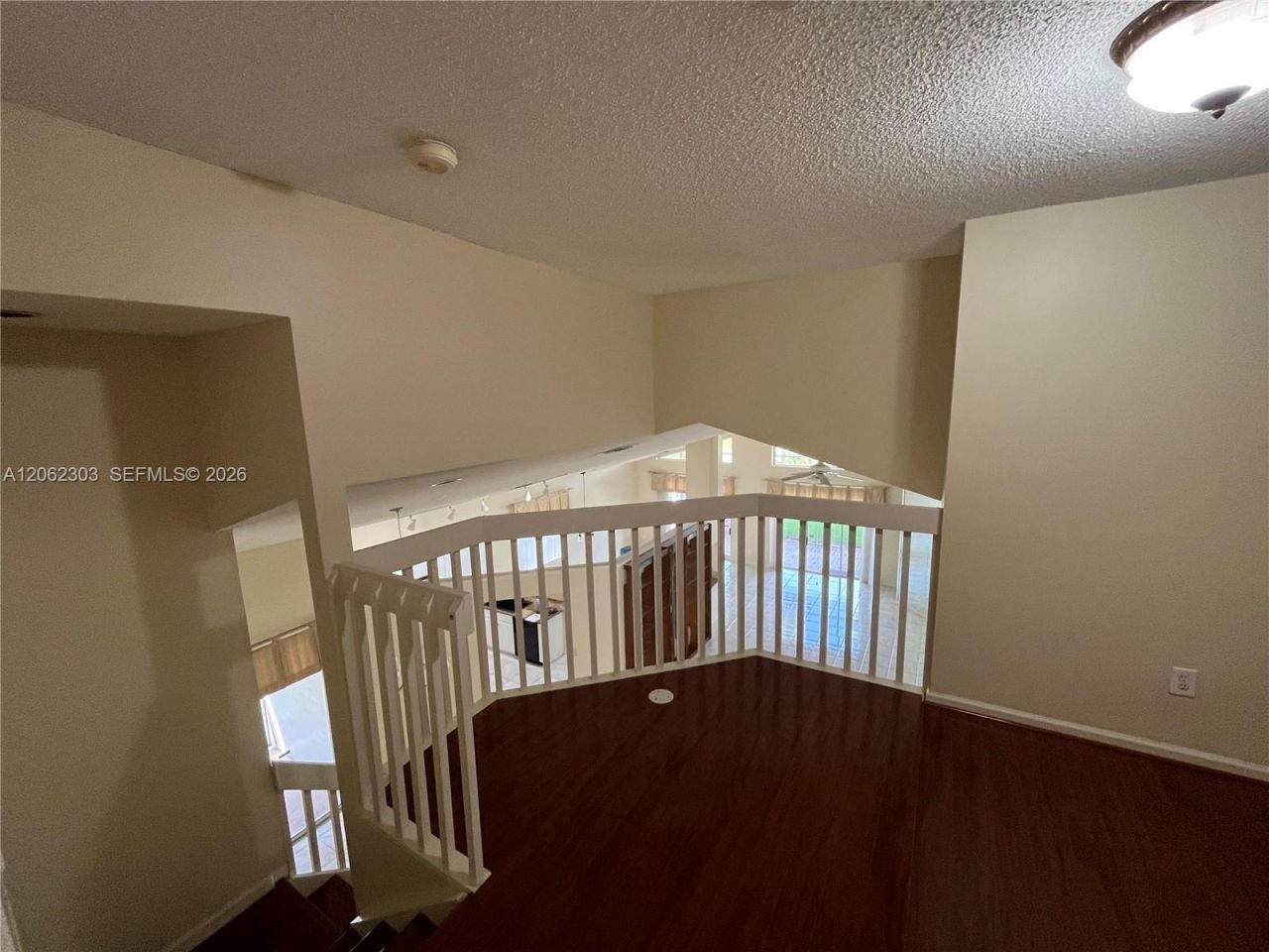 1540 W Lacosta Dr W, Pembroke Pines, FL 33027 Photo
