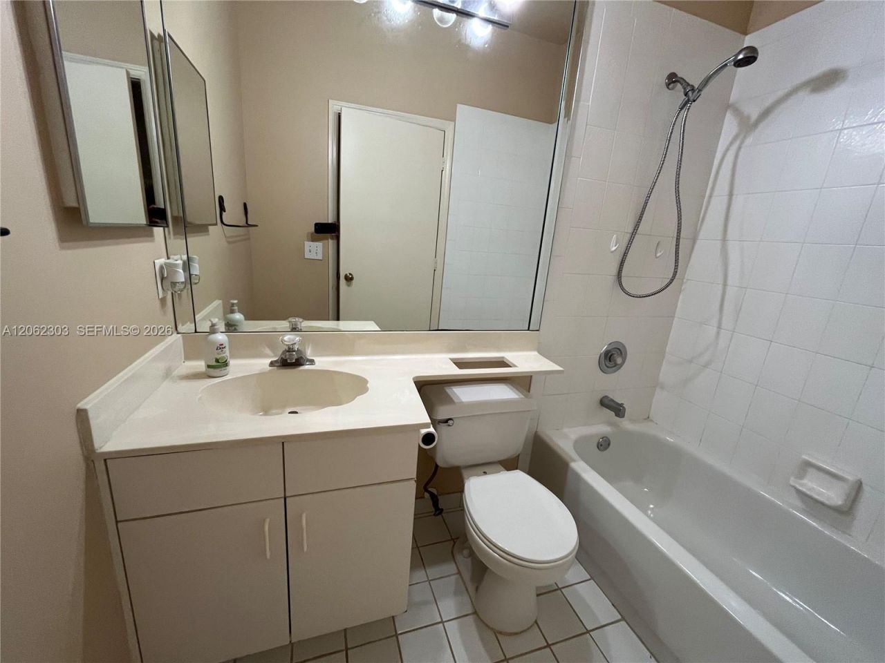1540 W Lacosta Dr W, Pembroke Pines, FL 33027 Photo