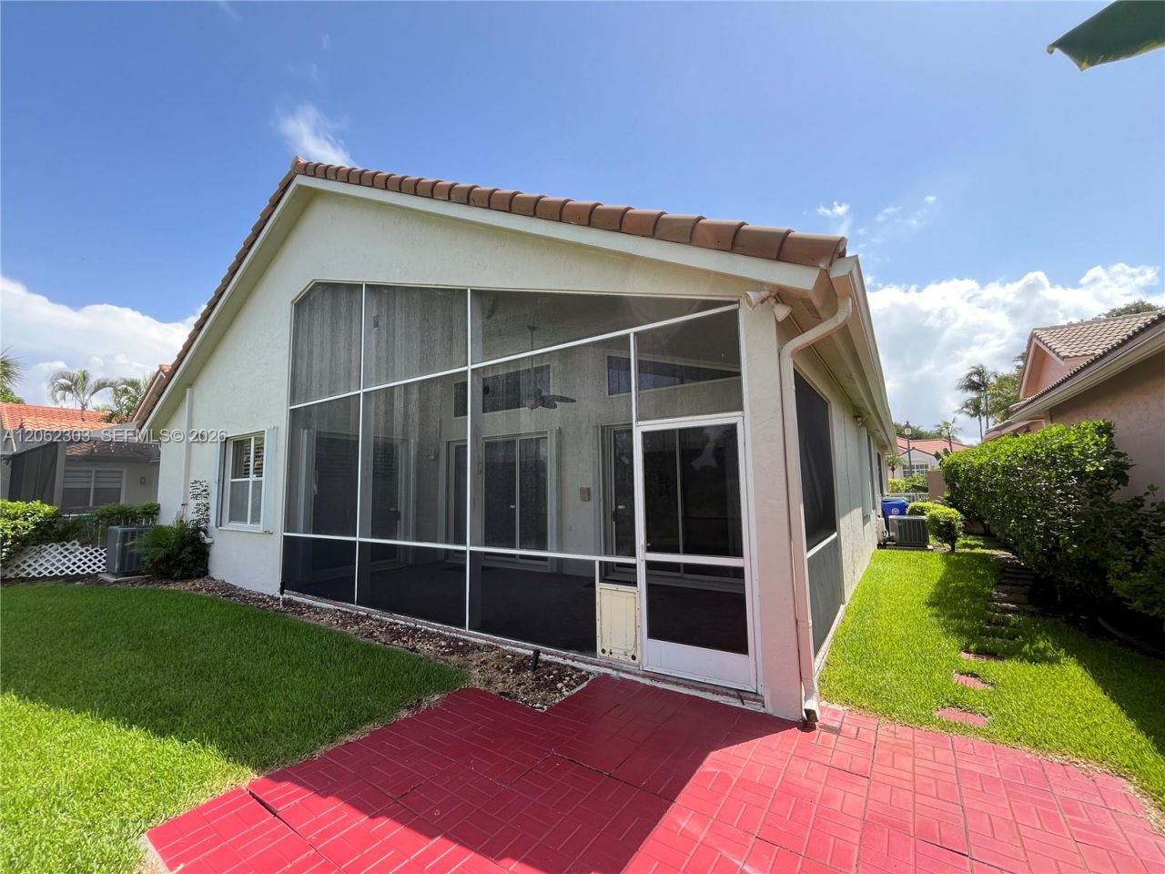 1540 W Lacosta Dr W, Pembroke Pines, FL 33027 Photo