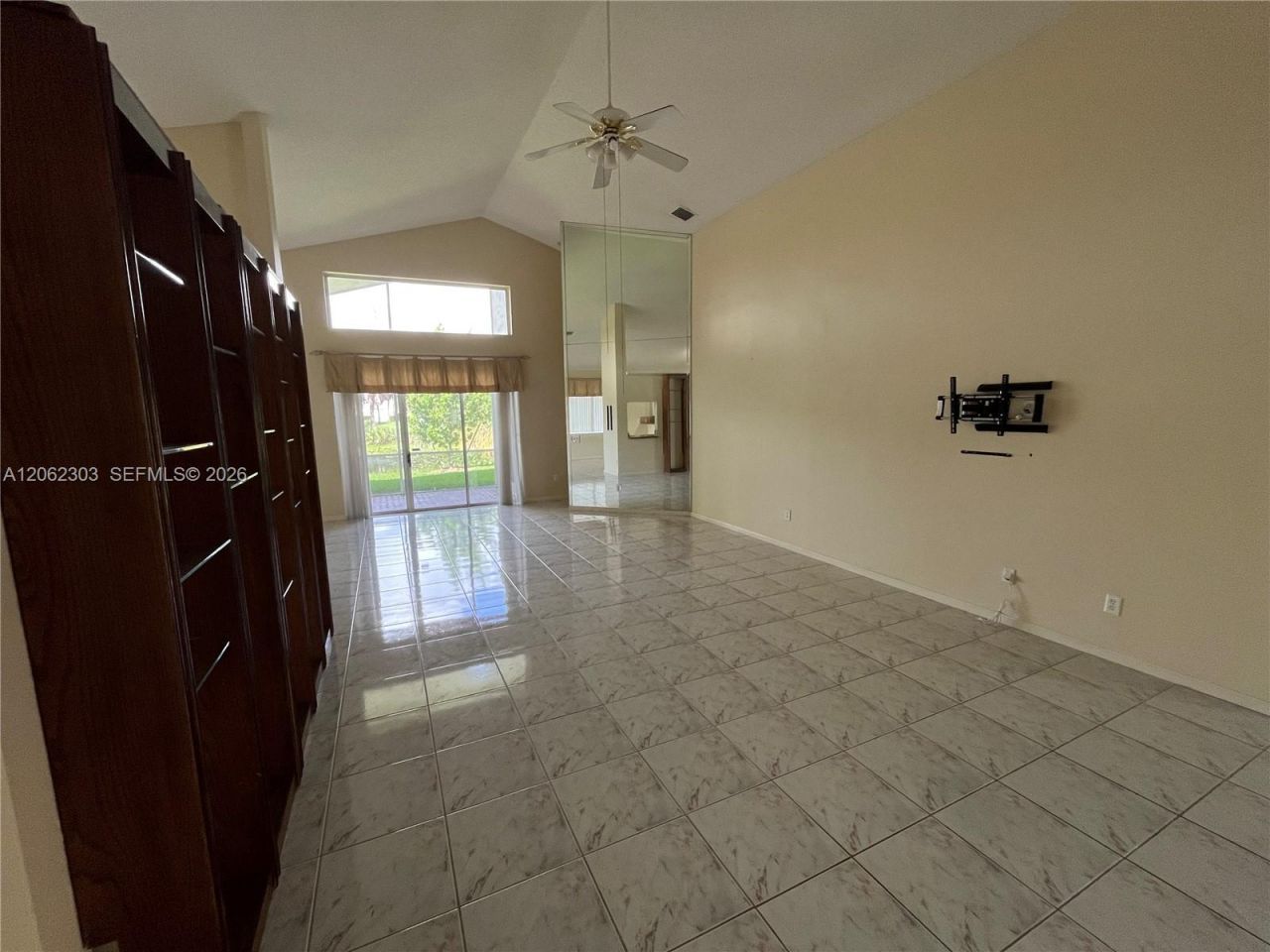 1540 W Lacosta Dr W, Pembroke Pines, FL 33027 Photo