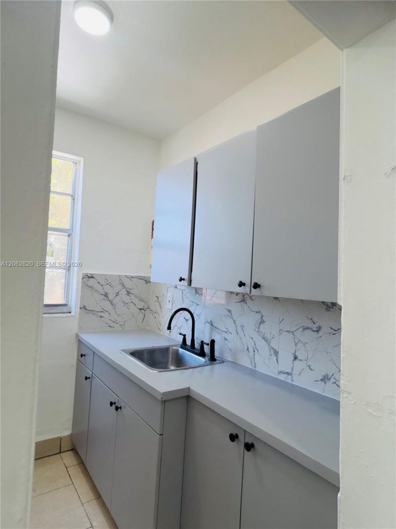 1560 SW 5th St , Unit 4, Miami, FL 33135 Photo