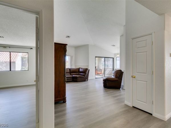 5054 S Rainbow Boulevard , Unit 202, Las Vegas, NV 89118