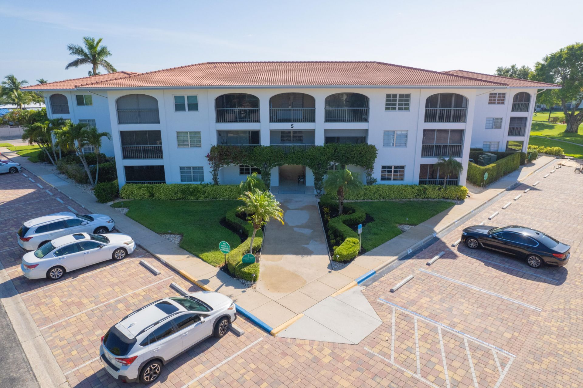 5 High Point Circle W, Unit 212, Naples, FL 34103 Photo