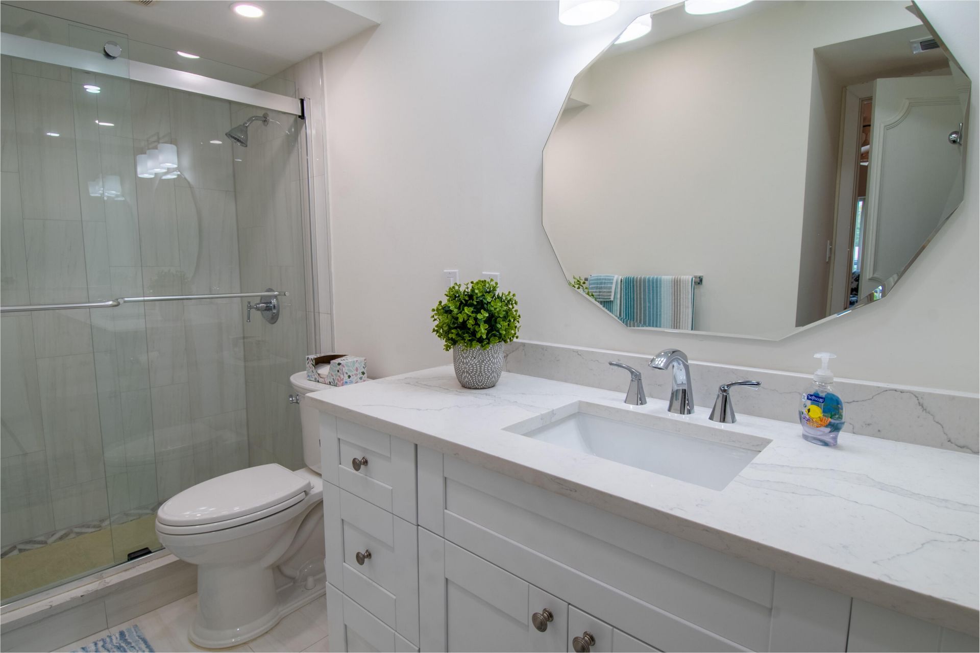 5 High Point Circle W, Unit 212, Naples, FL 34103 Photo