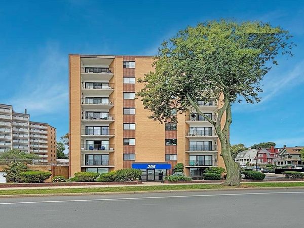295 Lynn Shore Dr, Unit 104, Lynn, MA 01902
