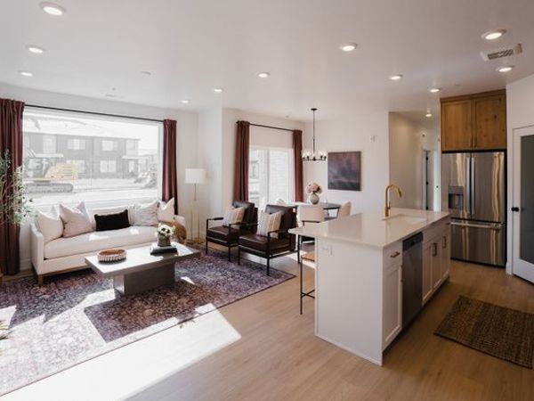 333 E VOLUNTEER S, Unit 10-202, Spanish Fork, UT 84660