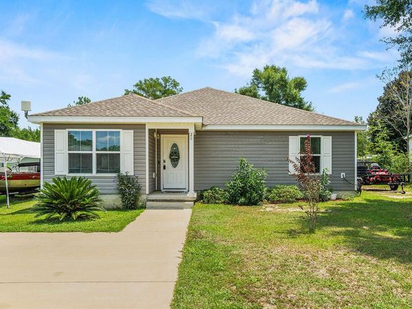 28 Rubens Lane, DeFuniak Springs, FL 32433