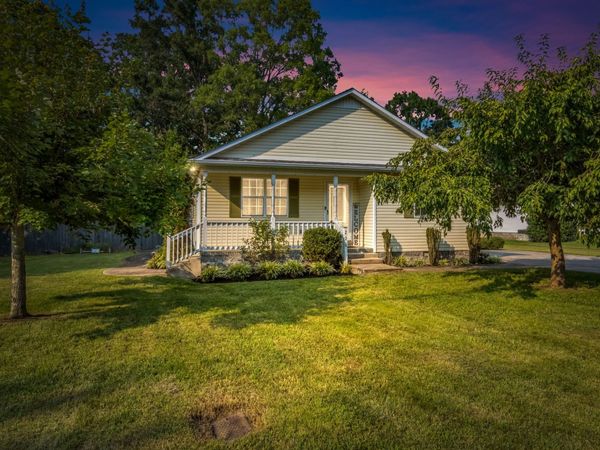 226 W Doak Rd , Manchester, TN 37355