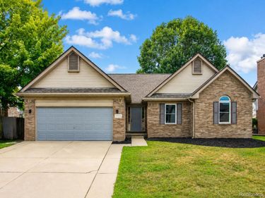 19108 Red Oak Lane, Brownstown Township, Mi 48193