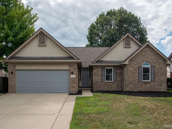 19108 Red Oak Lane, Brownstown Township, Mi 48193