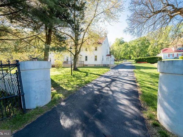 2151 OLD LINCOLN HIGHWAY, LANGHORNE, PA 19047