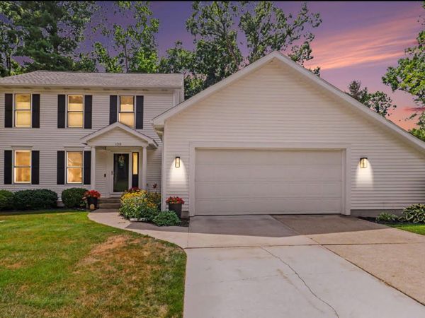 150 Denilee Court NE, Comstock Park, MI 49321