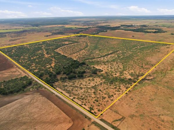 1850 N County Road, Eldorado, OK 73537