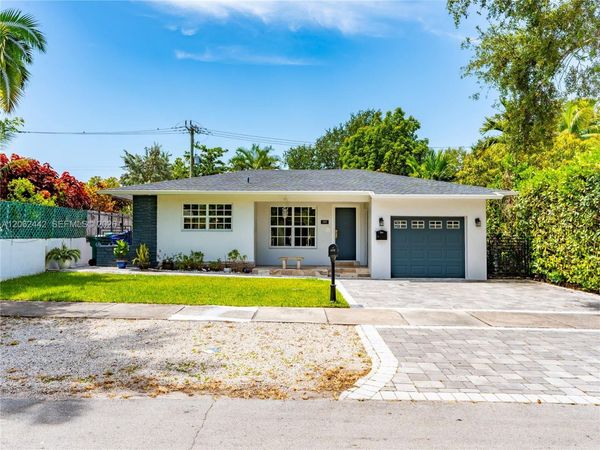 680 NE 81st St , Miami, FL 33138