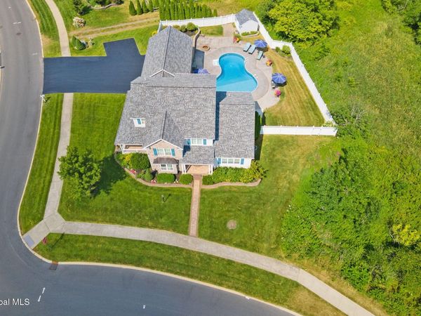 18 Willis Way, Malta, NY 12020