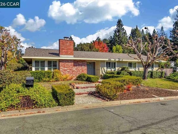 241 Ivy Pl, Orinda, CA 94563