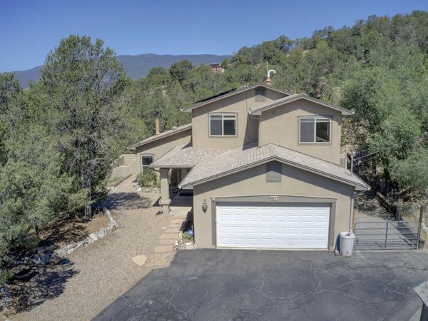27 Forest Road, Tijeras, NM 87059