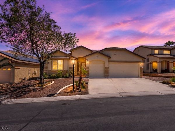 8921 Reining Spur Avenue , Las Vegas, NV 89143