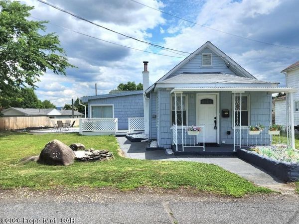 6 Rowlands Lane, Wyoming, PA 18644