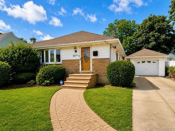 171 Allen Street , Hempstead, NY 11550
