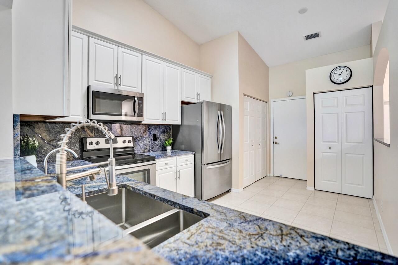 8375 Logia Circle, Boynton Beach, FL 33472 Photo