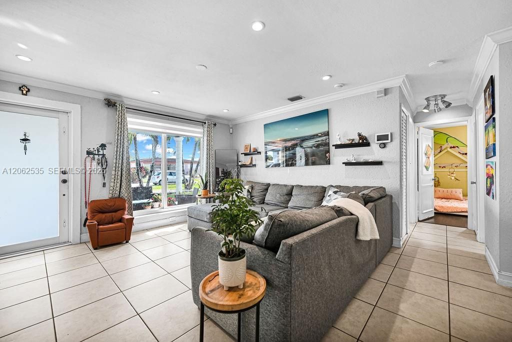 740 N 73rd Ave , Hollywood, FL 33024 Photo