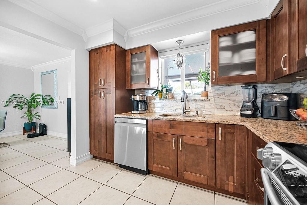740 N 73rd Ave , Hollywood, FL 33024 Photo