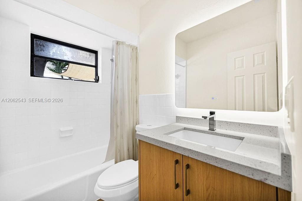 7710 NW 6th Ct, Pembroke Pines, FL 33024 Photo