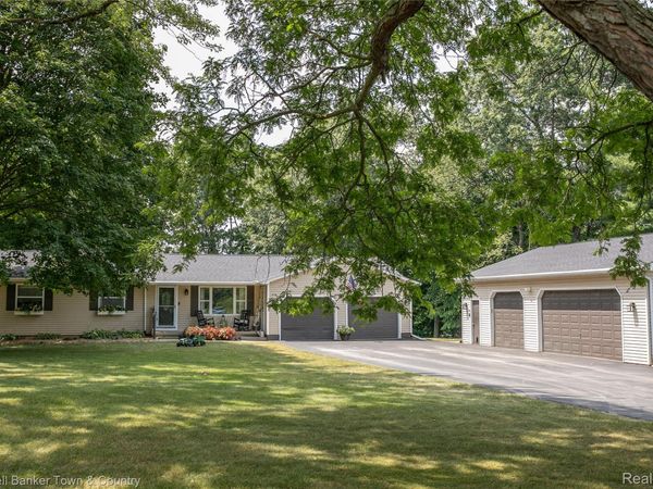 9437 Fuller Drive, Tyrone Township, Mi 48430