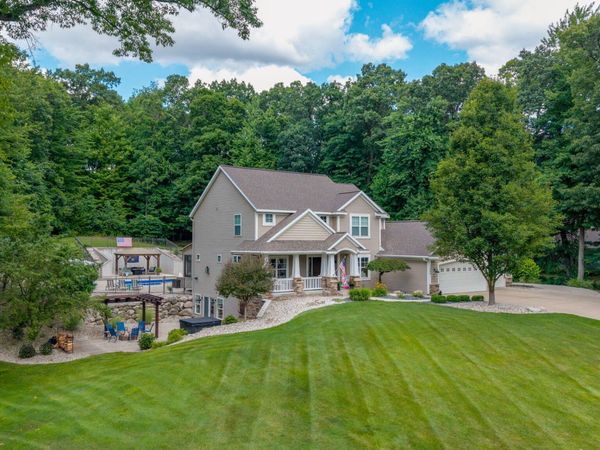 7355 Terrie Lynn Drive NE, Belmont, MI 49306