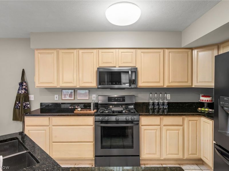 2975 Waterford Drive , Twinsburg, OH 44087 Photo 11