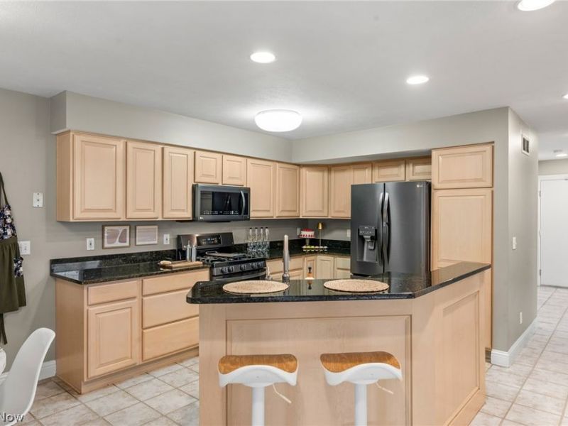 2975 Waterford Drive , Twinsburg, OH 44087 Photo 8