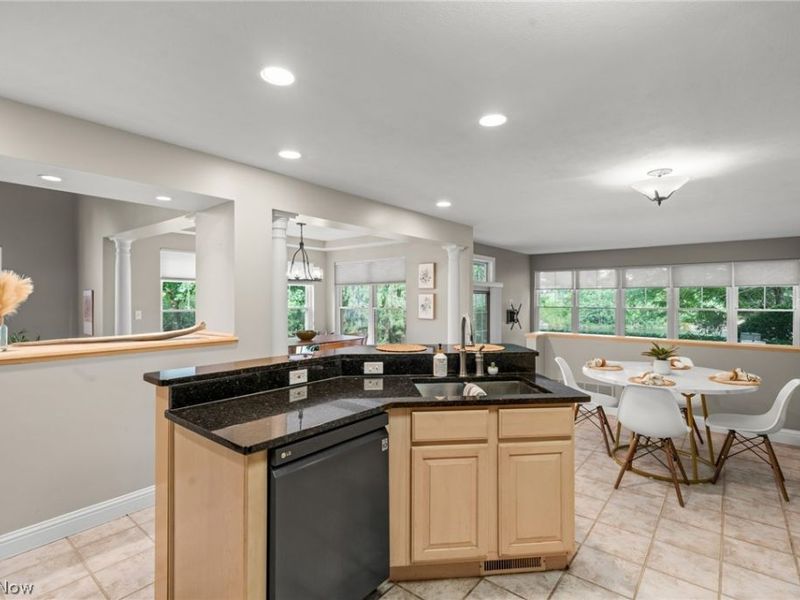2975 Waterford Drive , Twinsburg, OH 44087 Photo 9