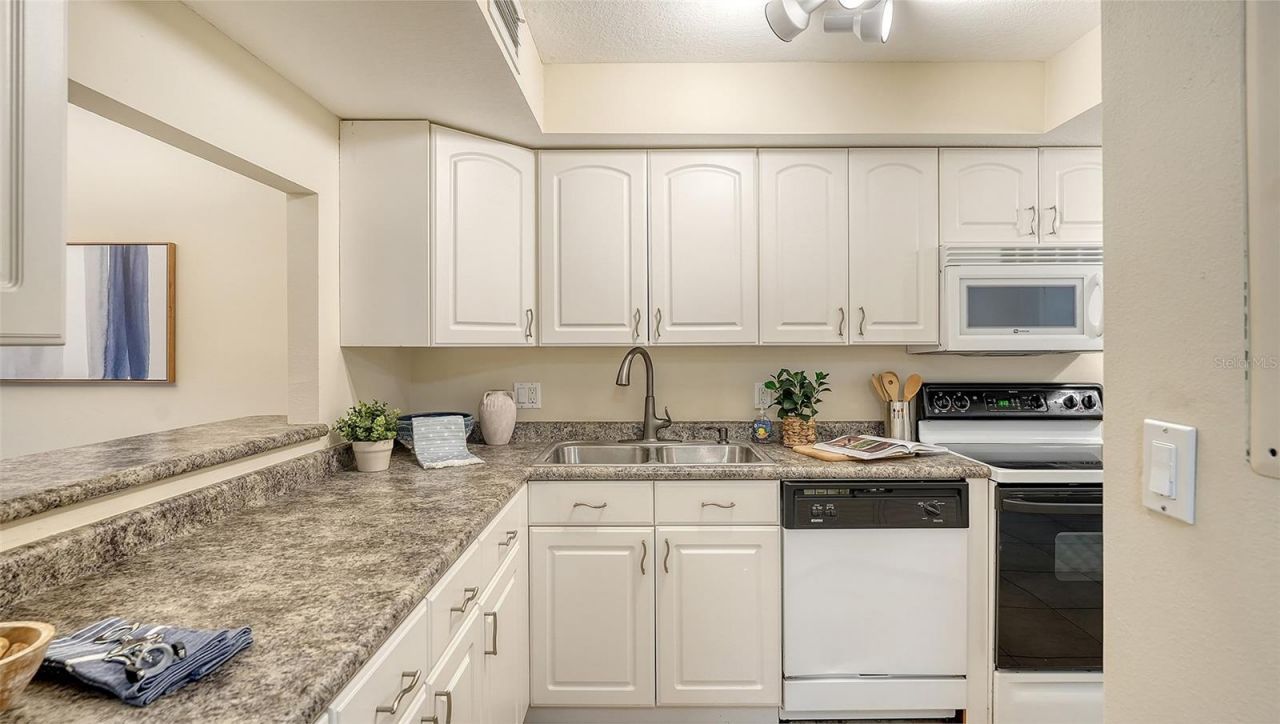 3700 S Osprey Avenue, Unit 222, Sarasota, FL 34239 Photo