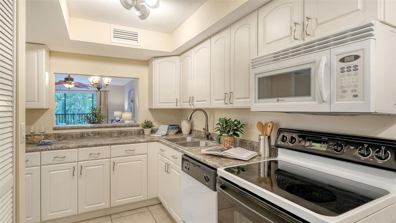 3700 S Osprey Avenue, Unit 222, Sarasota, FL 34239 Photo