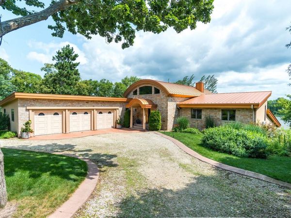 30960 Old Mill Road, Dresbach Twp, MN 55947