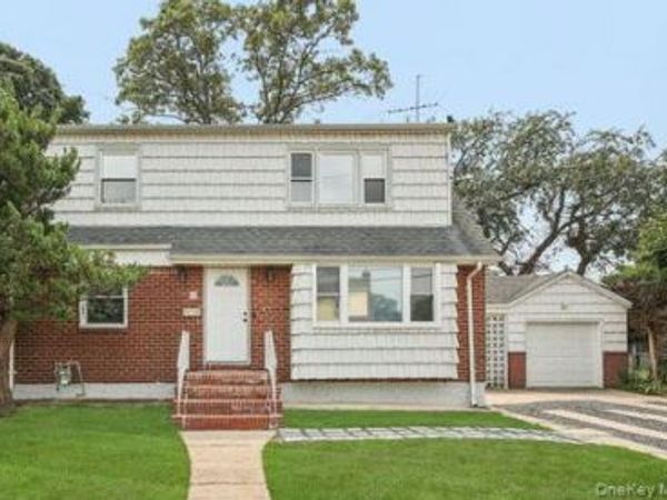 66 Elm Street, Valley Stream, NY 11580